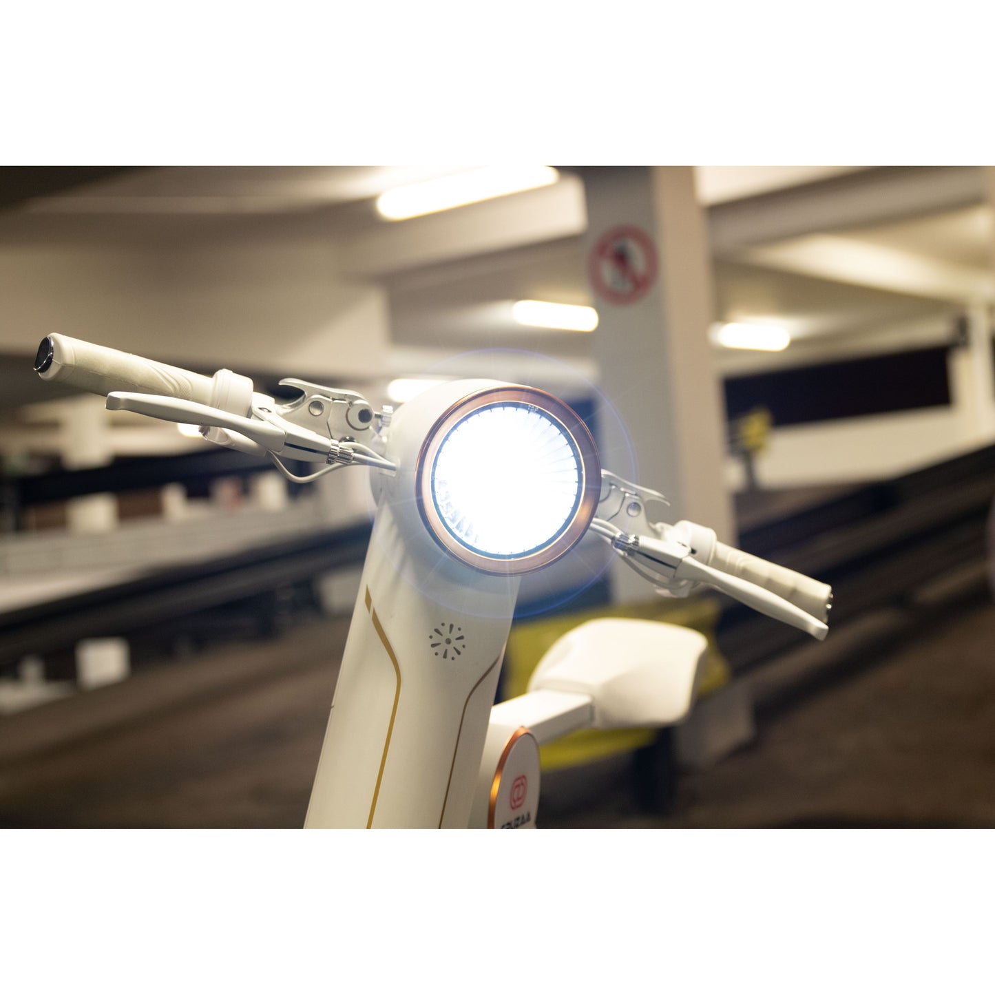 The Cruzaa E-Scooter Racing White with Built-in Speakers & Bluetooth