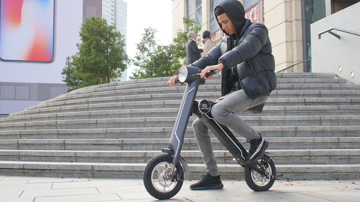 Cruzaa E-Scooter PRO Carbon Black – with Built-in Speakers & Bluetooth